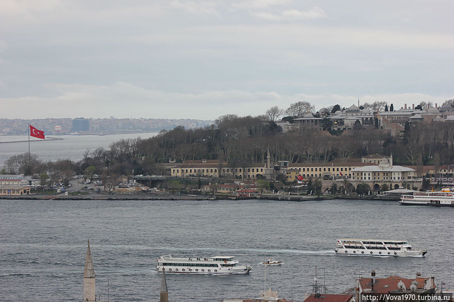 Вид на султанский дворец Топкапы. Стамбул, Турция