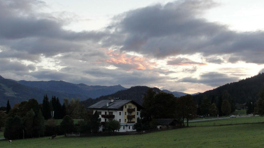 Вечер на хуторе Рамзау-ам-Дахштайн Рамзау-ам-Дахштайн, Австрия