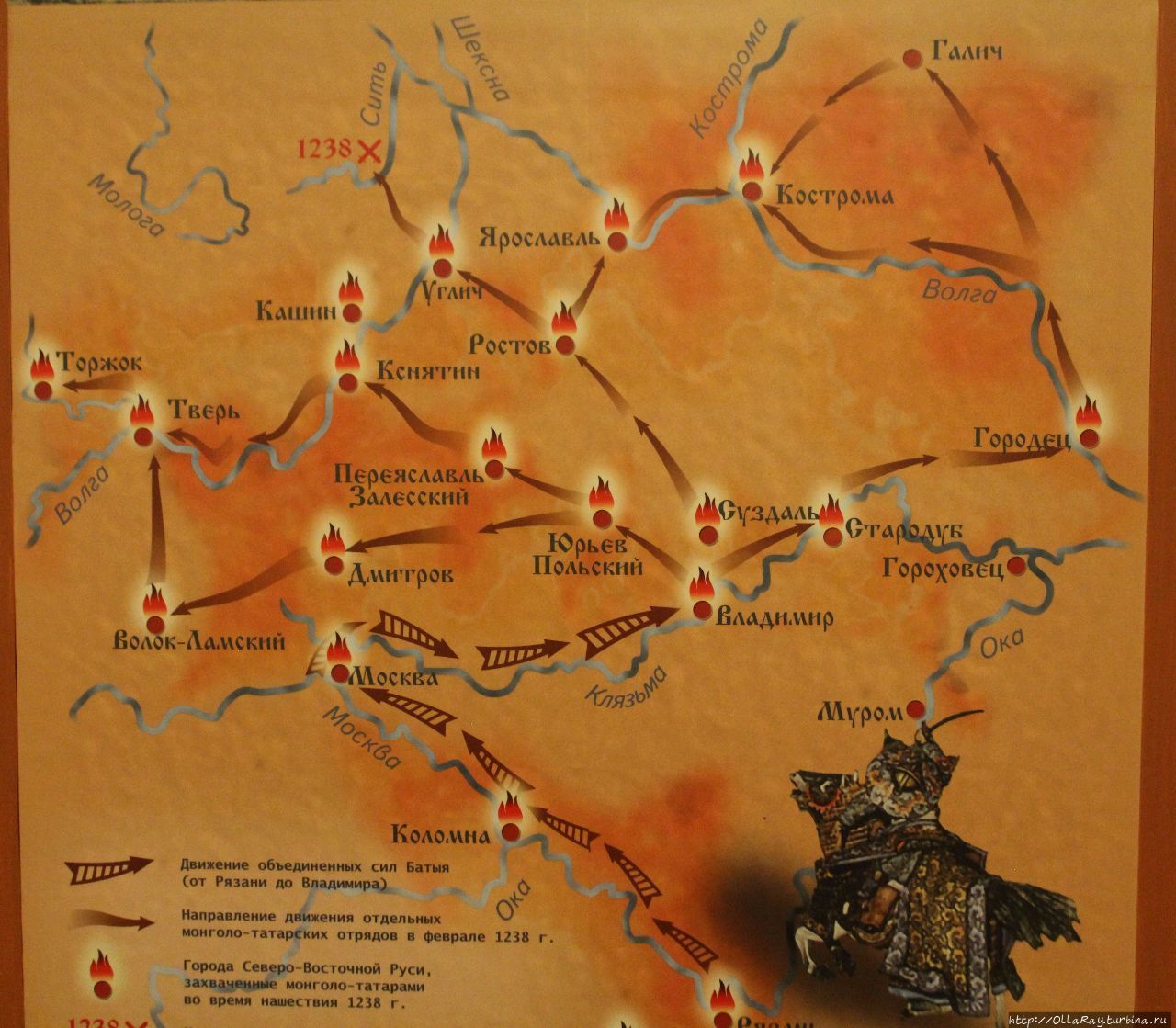 А вот этот стенд повествует о нашествии монгол и татар. Но я вот заметила, что карта удивительным образом совпадает с моим туристическим маршрутом, реализуемым эти два года:))) Суздаль, Россия