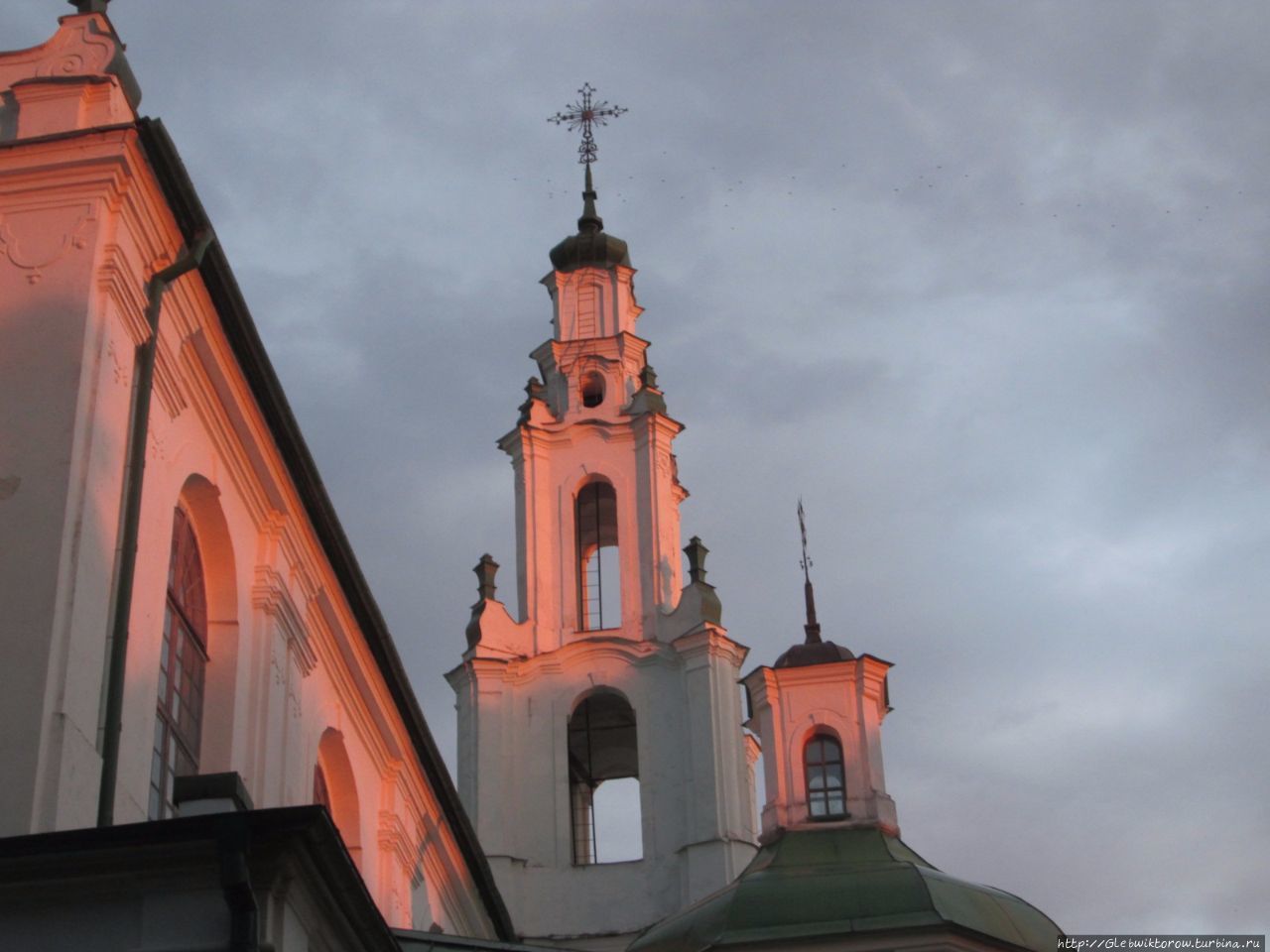 Прогулка майским вечером около Софийского собора Полоцк, Беларусь