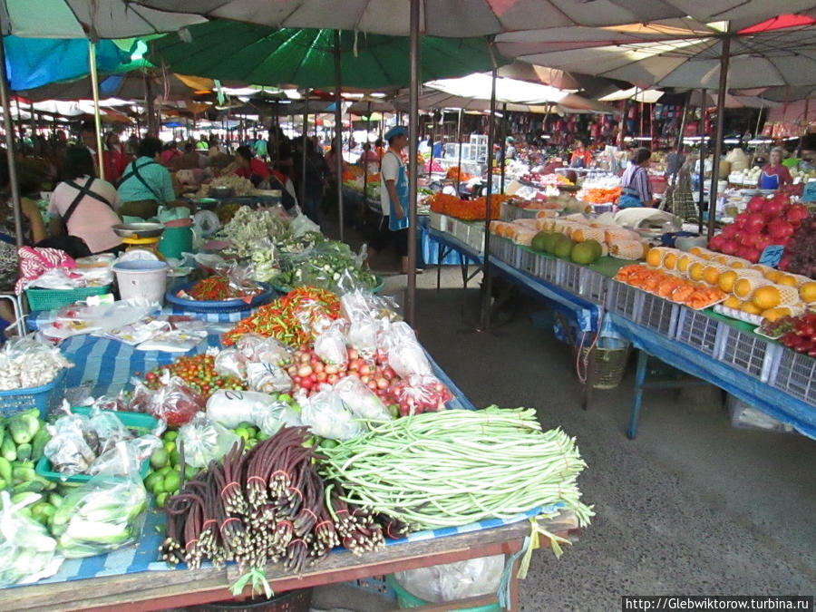 Market Амнат-Чароен, Таиланд