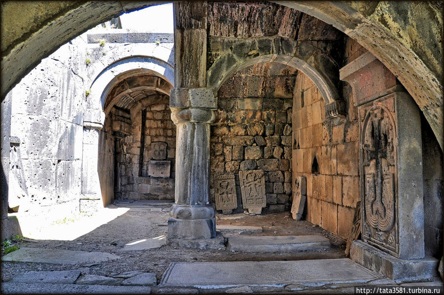 Монастырь Ахпат — объект ЮНЕСКО в Армении Ахпат, Армения
