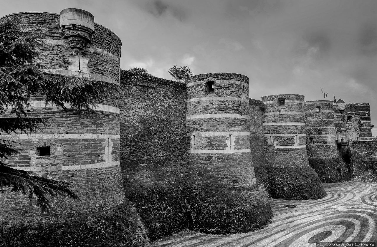 Анже. Игры престолов (демо-версия) Анже, Франция Анже. Игры престолов (демо-версия) Анже, Франция