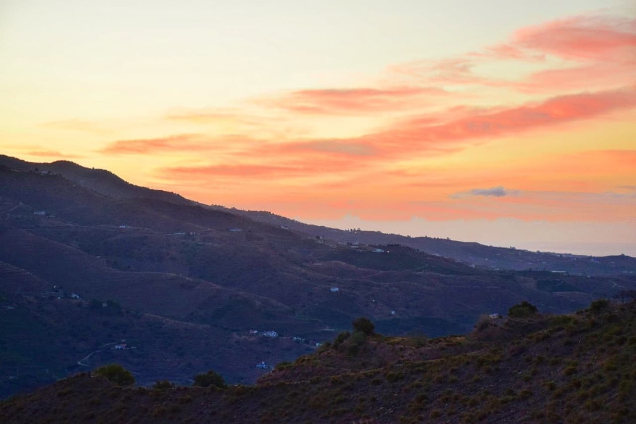 Закаты и рассветы над горами Андалусии Трапиче, Испания