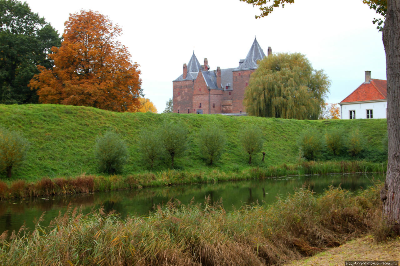 замок Лувестейн Лувестейн (замок), Нидерланды