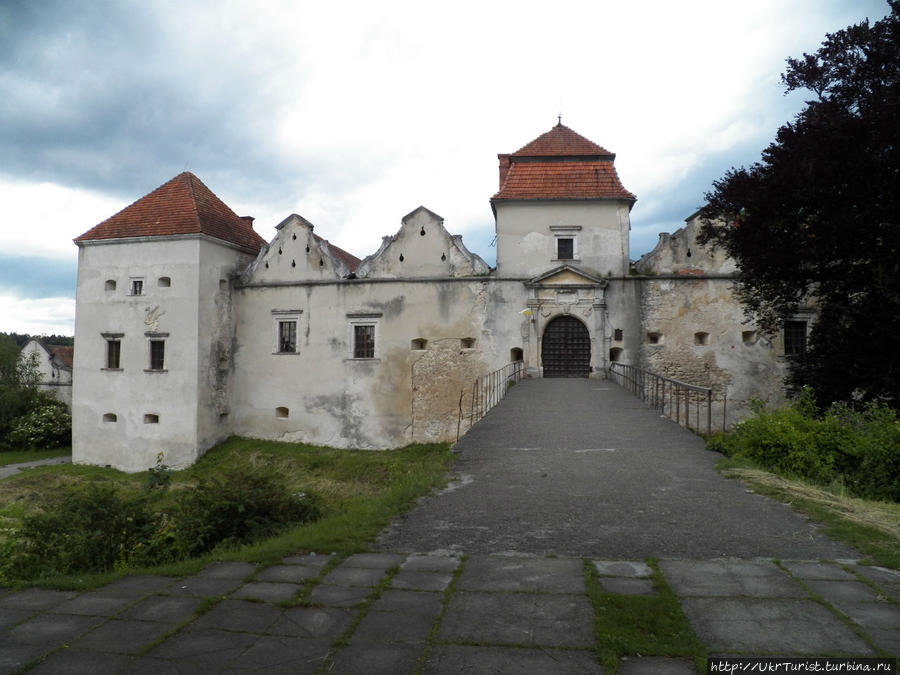 Замки Украины: Свиржский замок Свирж, Украина