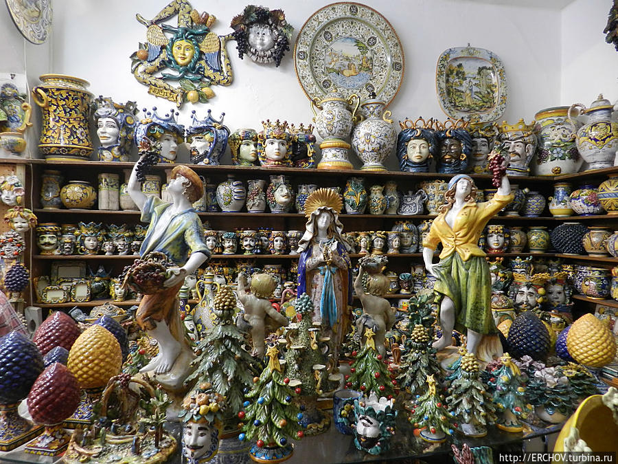 Шоппинг по-сицилийски Таормина, Италия Шоппинг по-сицилийски Таормина, Италия