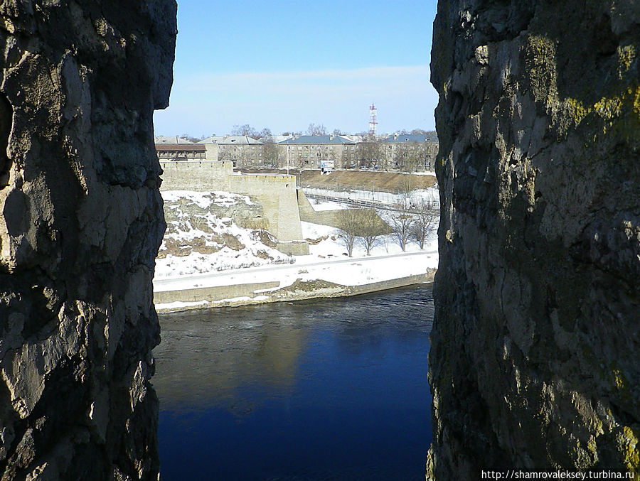 Нарва. Вид со стен Ивангородской крепости Ивангород, Россия