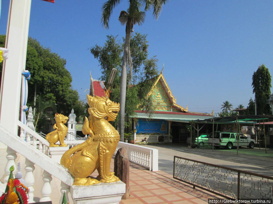Осмотр центра города Каласин Каласин, Таиланд