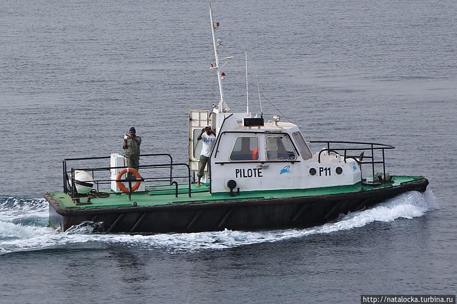 Барк Седов. Как встречают корабли... Дакар, Сенегал Барк Седов. Как встречают корабли... Дакар, Сенегал