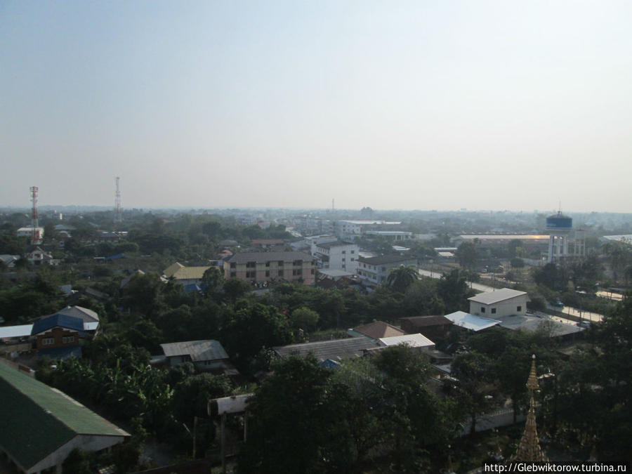 Вид на город с вата Махатхат