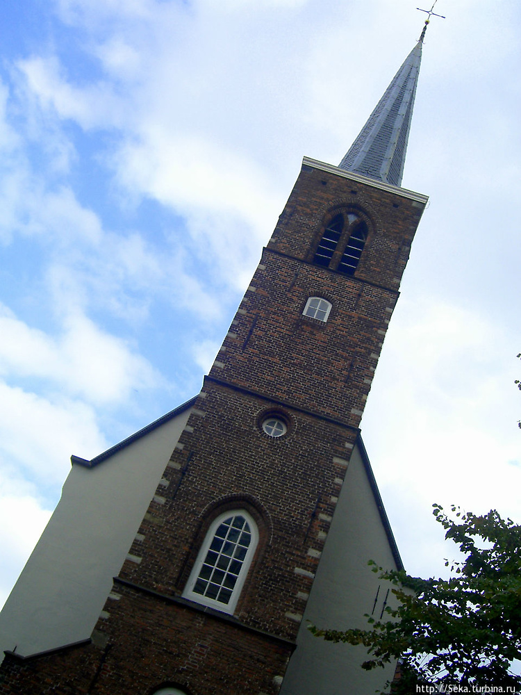 Башня Англиканской церкви