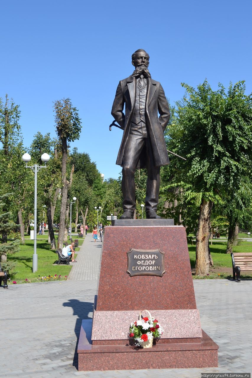 Памятник Ф.Г.Кобзарю Энгельс, Россия