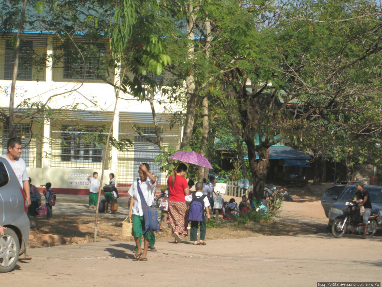 Прогулка около школы и пожарной части Хпа-Ан, Мьянма