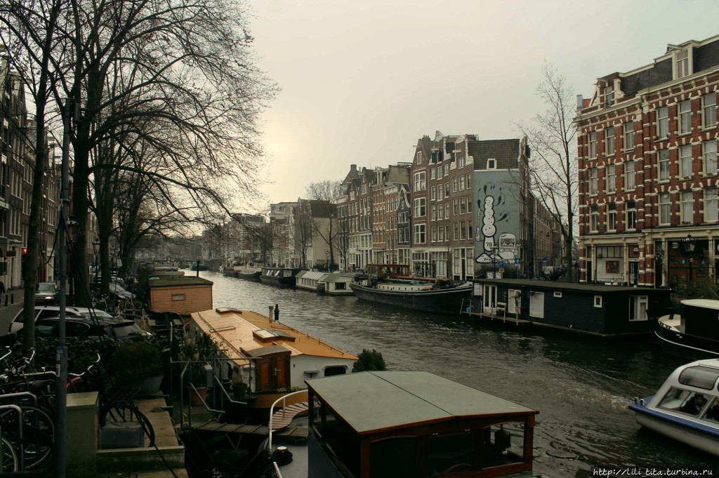 Жилые баржи. Амстердам, Нидерланды