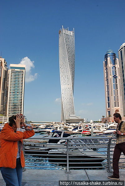 Инфинити в профиль и анфас Дубай, ОАЭ