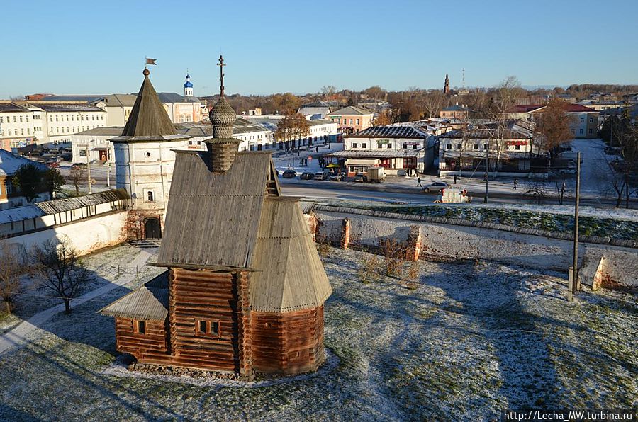 Вид на Георгиевскую церковь с колокольни Юрьев-Польский, Россия