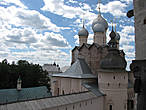 Вид со звонницы на постройки кремля.