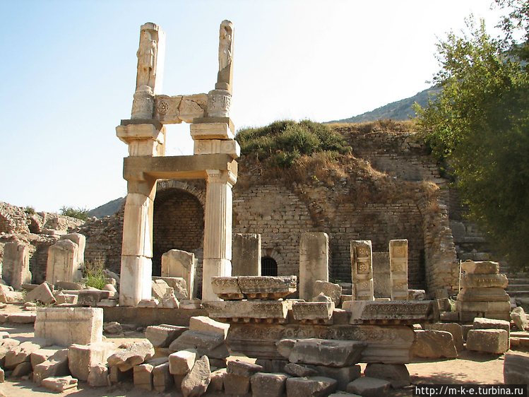 Храм Домициана