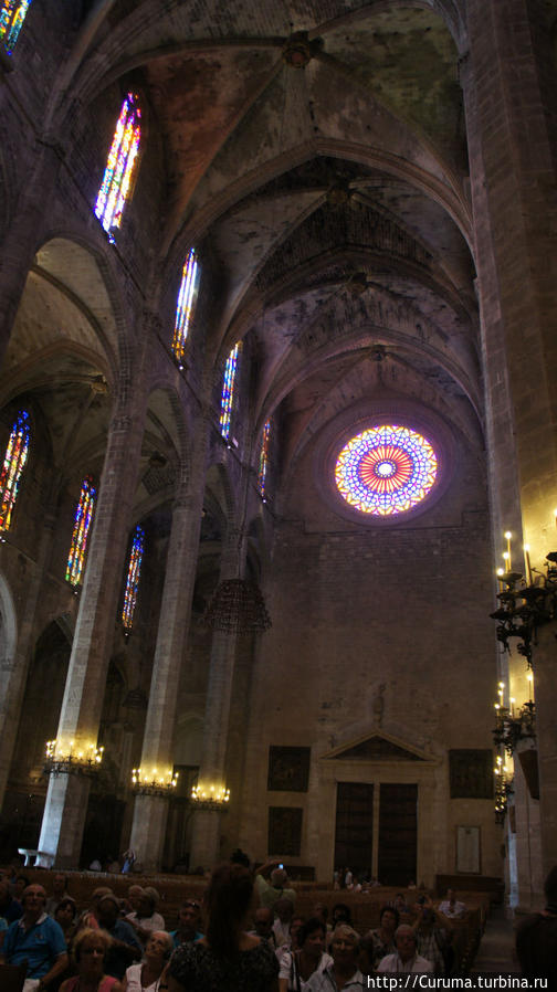 Внутри Кафедрального собора. Пальма-де-Майорка, остров Майорка, Испания