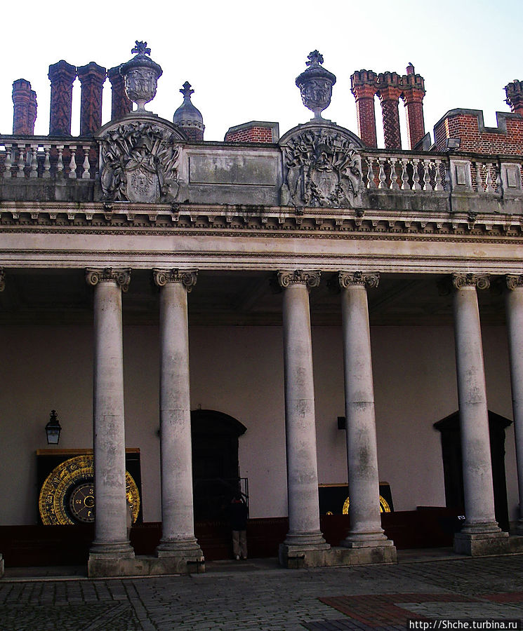 Дворец Хэмптон Корт — любимая загородная резиденция королей Хэмптон, Великобритания
