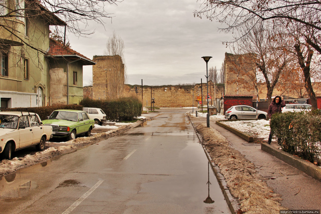 Крепость видна уже с автостанции Смедерево, Сербия