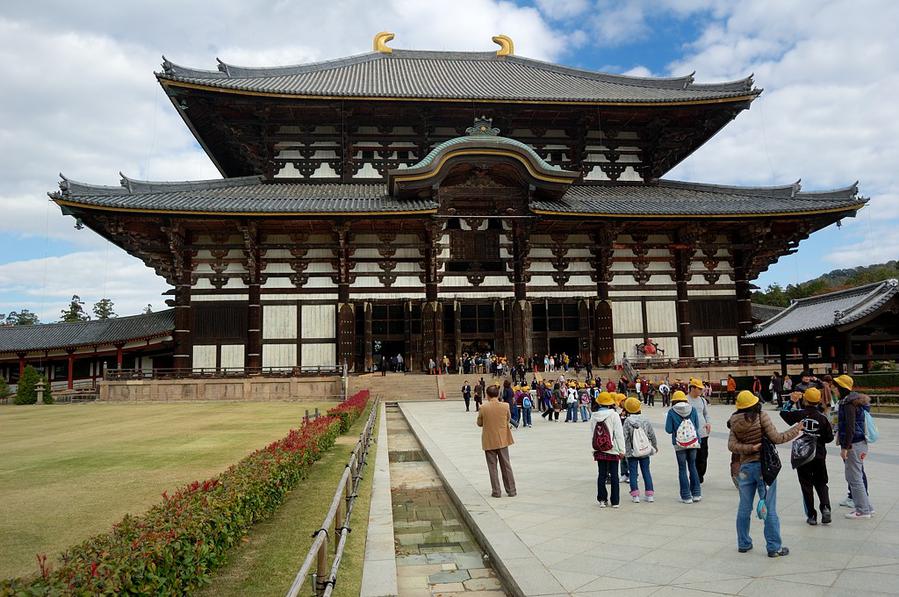 Нара: Храмы в окружении оленей Нара, Япония