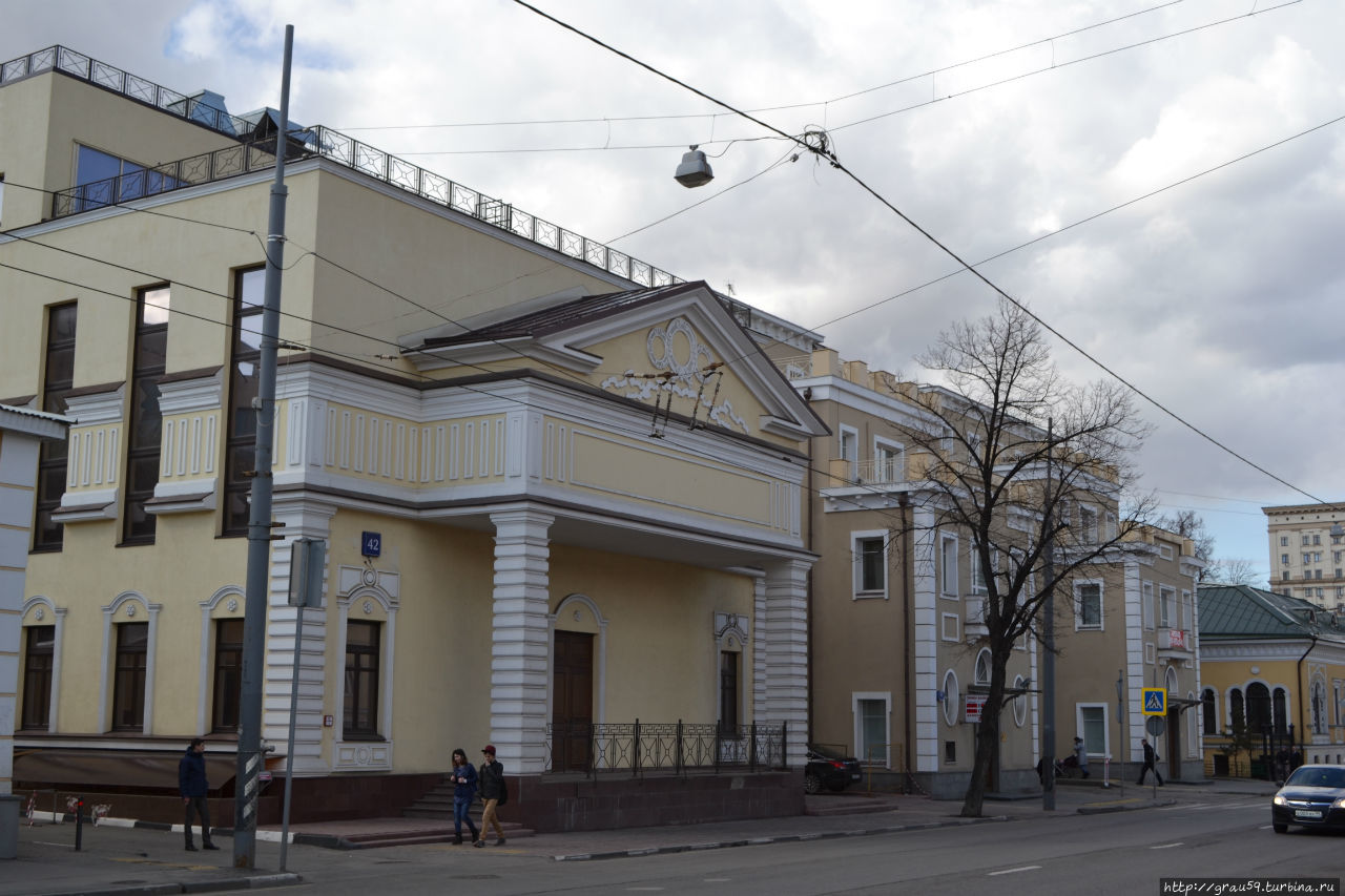 Большая Ордынка : железобетонная переделка старинных зданий Москва, Россия