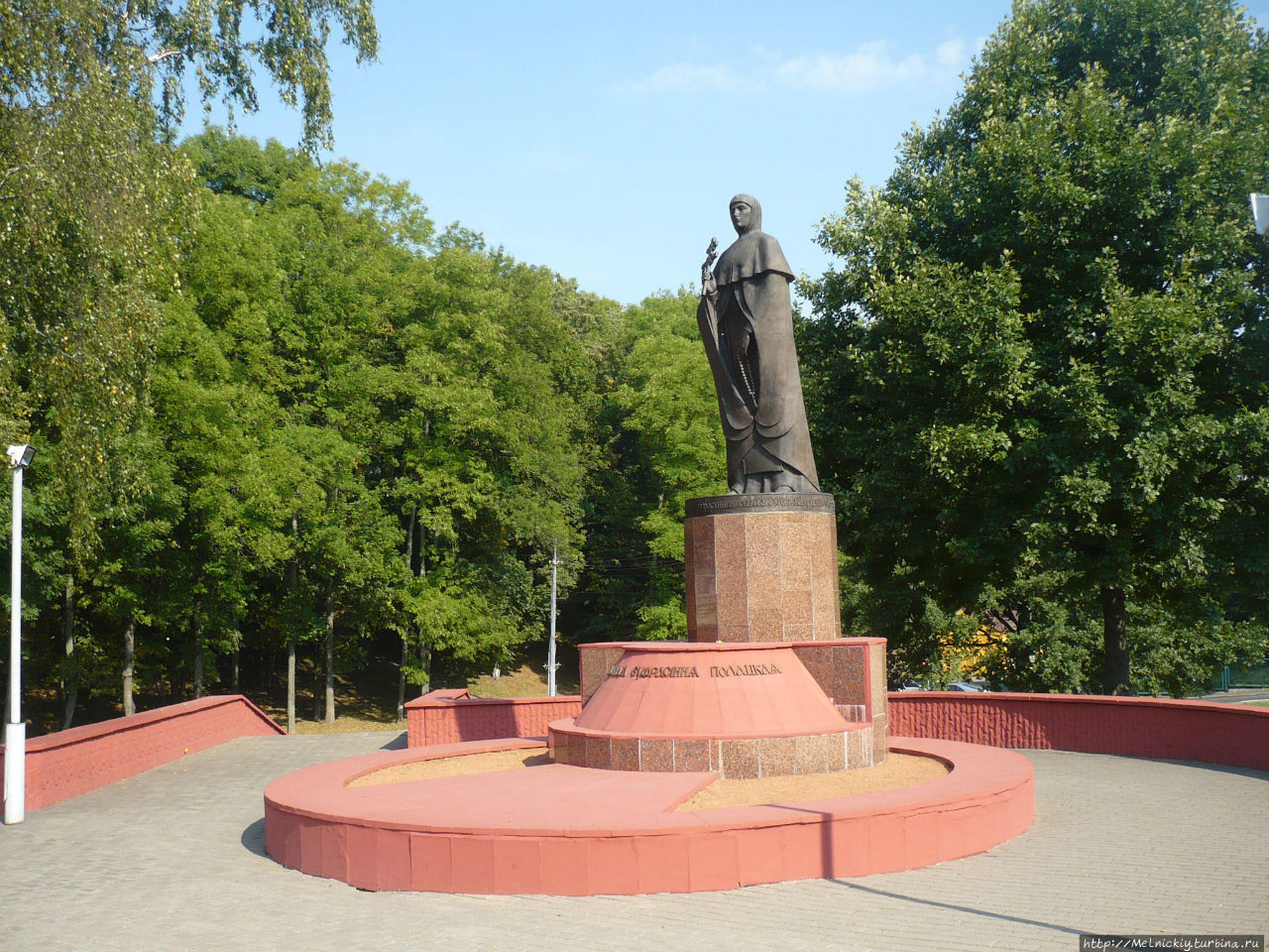 Памятник Евфросинии Полоцкой