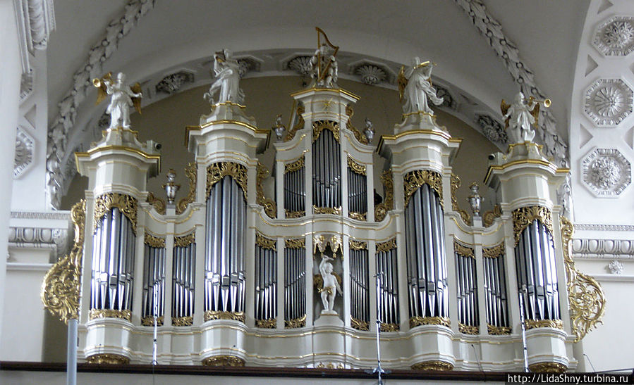 Орган в Кафедральном соборе Вильнюс, Литва