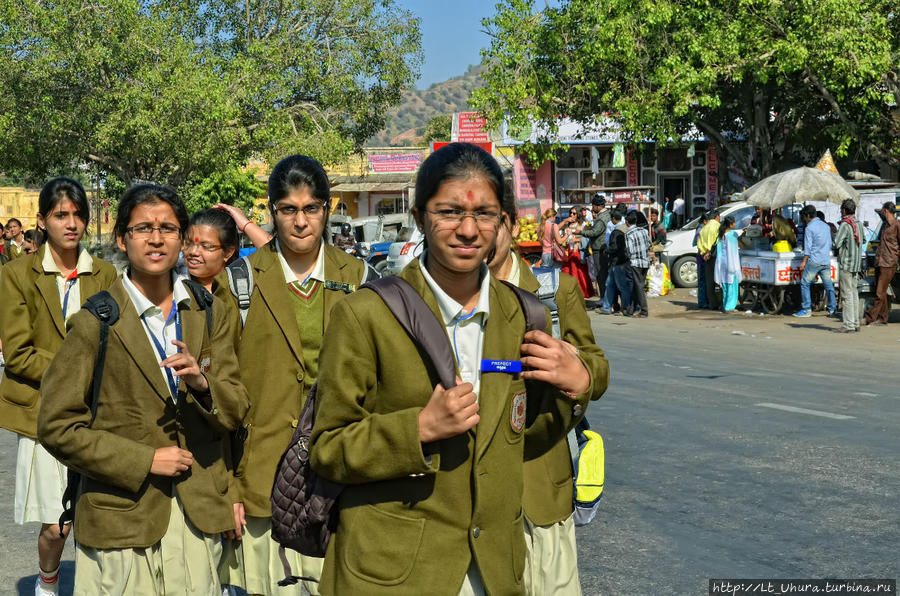 Джайпур. Школьницы Дели, Индия