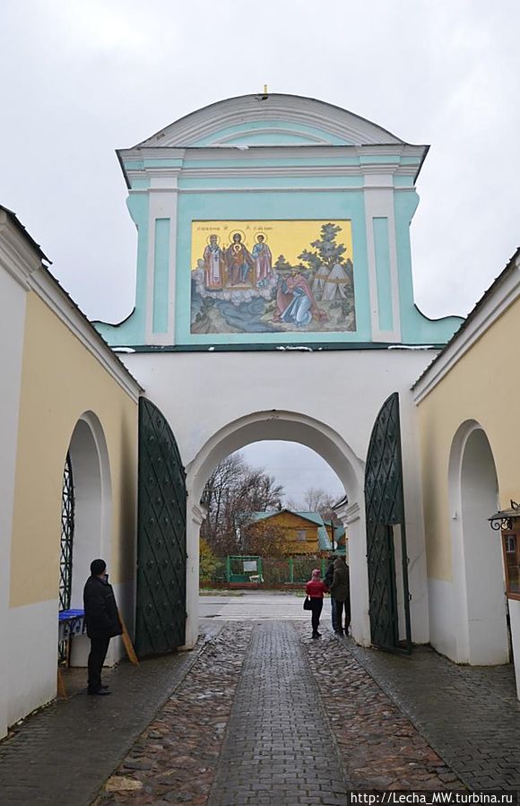 Екатерининские ворота ( вид со стороны монастыря) Кострома, Россия