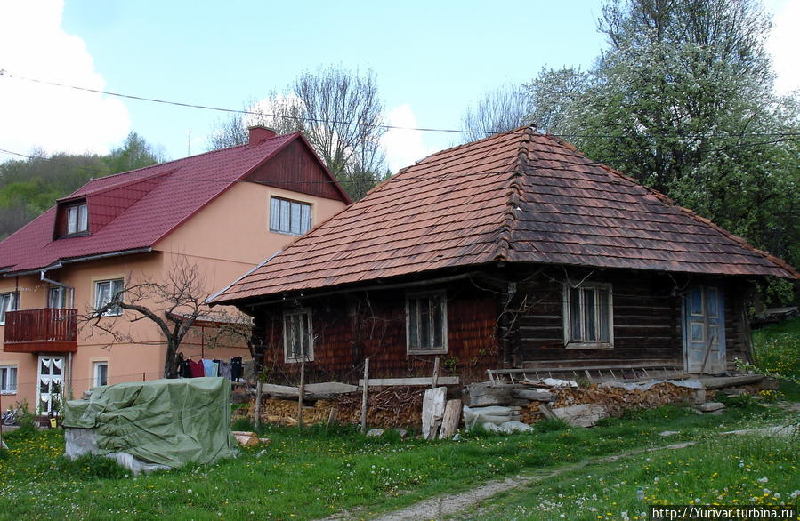 Жилые дома русинов в селе Пилипец Украина