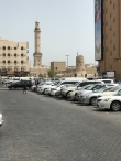 Форт расположен в районе Аль-Фахиди, в окружении небольших зданий и автомобильных парковок.