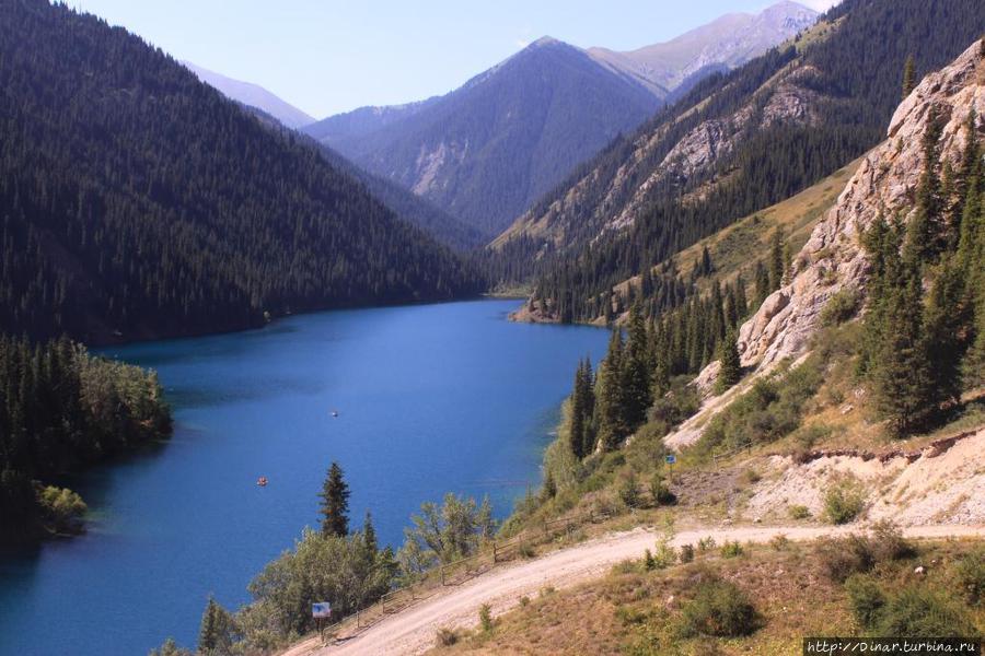 Первое озеро Кольсай. Кольсайские Озера Национальный Парк, Казахстан