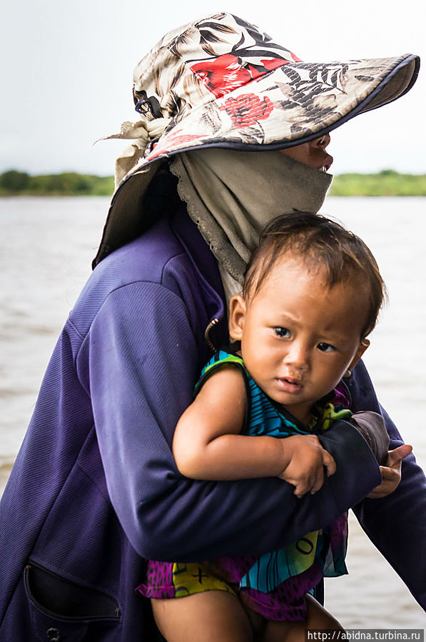 Прогулка по озеру Тонлесап Провинция Сиемреап, Камбоджа Прогулка по озеру Тонлесап Провинция Сиемреап, Камбоджа