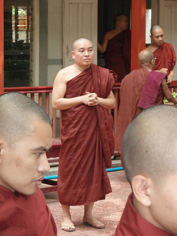 Ритуал кормления монахов Амарапура, Мьянма