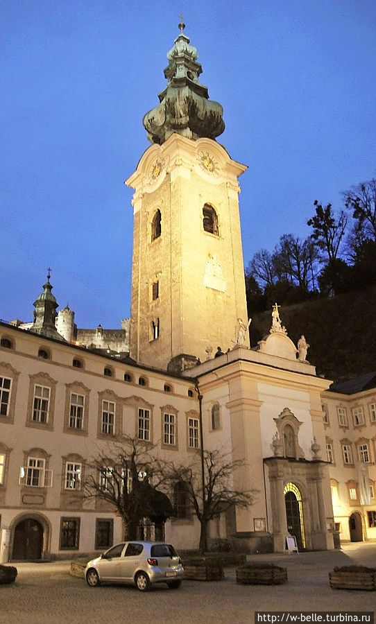 Бенедиктинское аббатство Св. Петра (Stift Sankt Peter). Основано св. Рупертом около 690 года, с чего началось развитие города; функционирует в качестве мужского монастыря до настоящего времени. Зальцбург, Австрия
