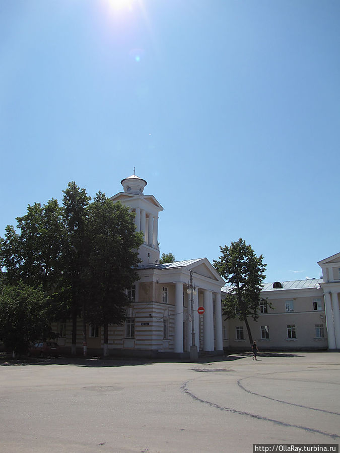 Заволжский автомоторный техникум на проспекте Мира. Заволжский автомоторный техникум на проспекте Мира.