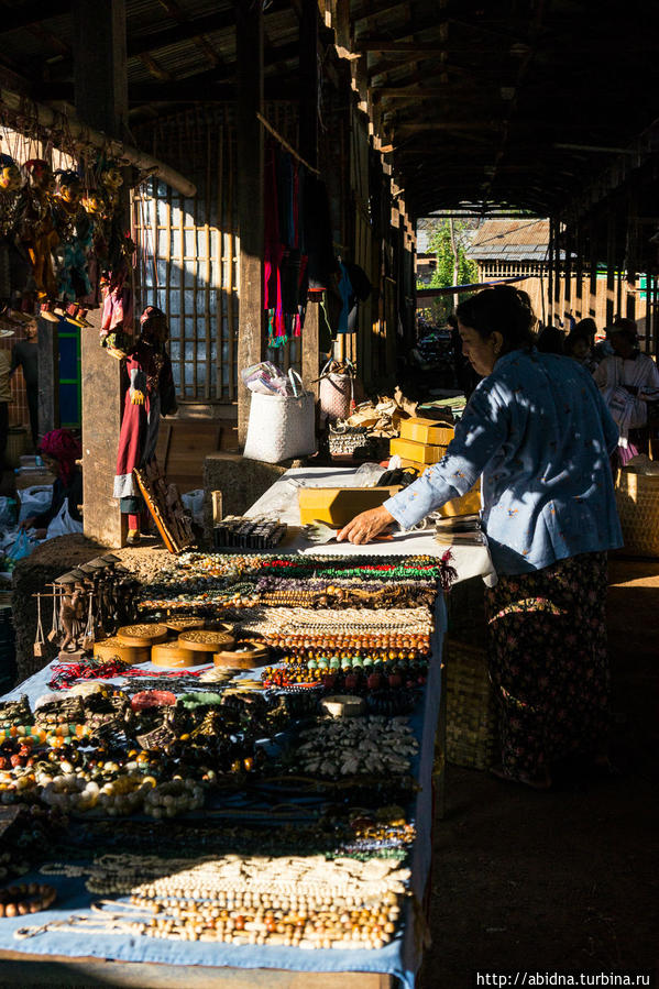 Сувениры с озера Инле Озеро Инле, Мьянма