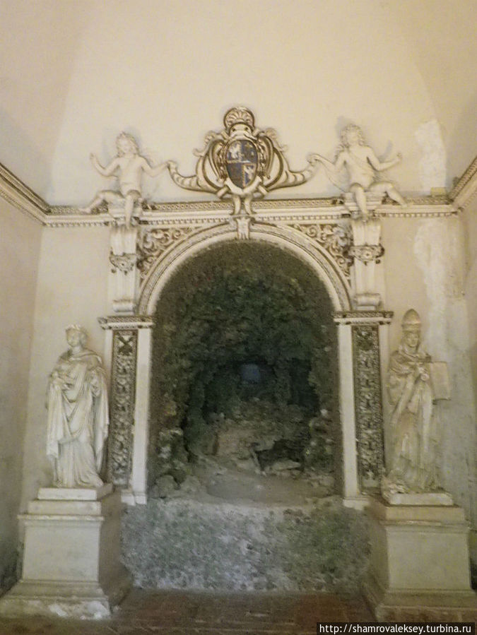 Тиволи. Во дворце кардинала Тиволи, Италия