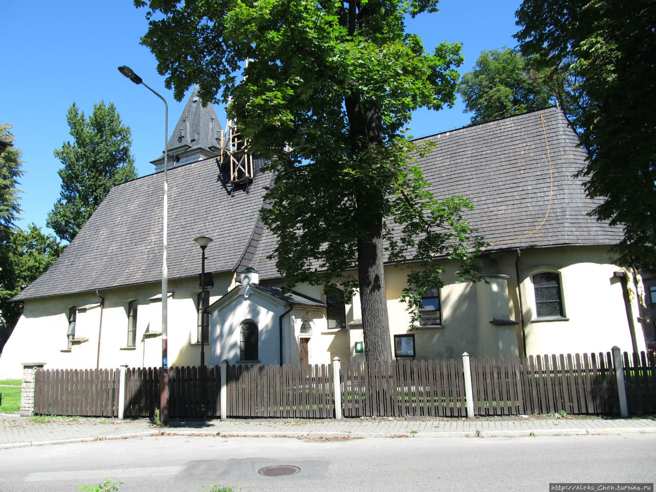 Костел Святого Креста (Kościół św. Krzyża). Живец, Польша