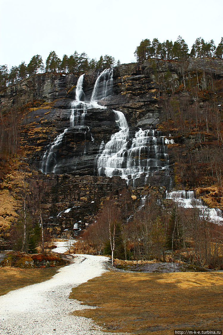 Водопад Tvindefossen Водопад Tvindefossen