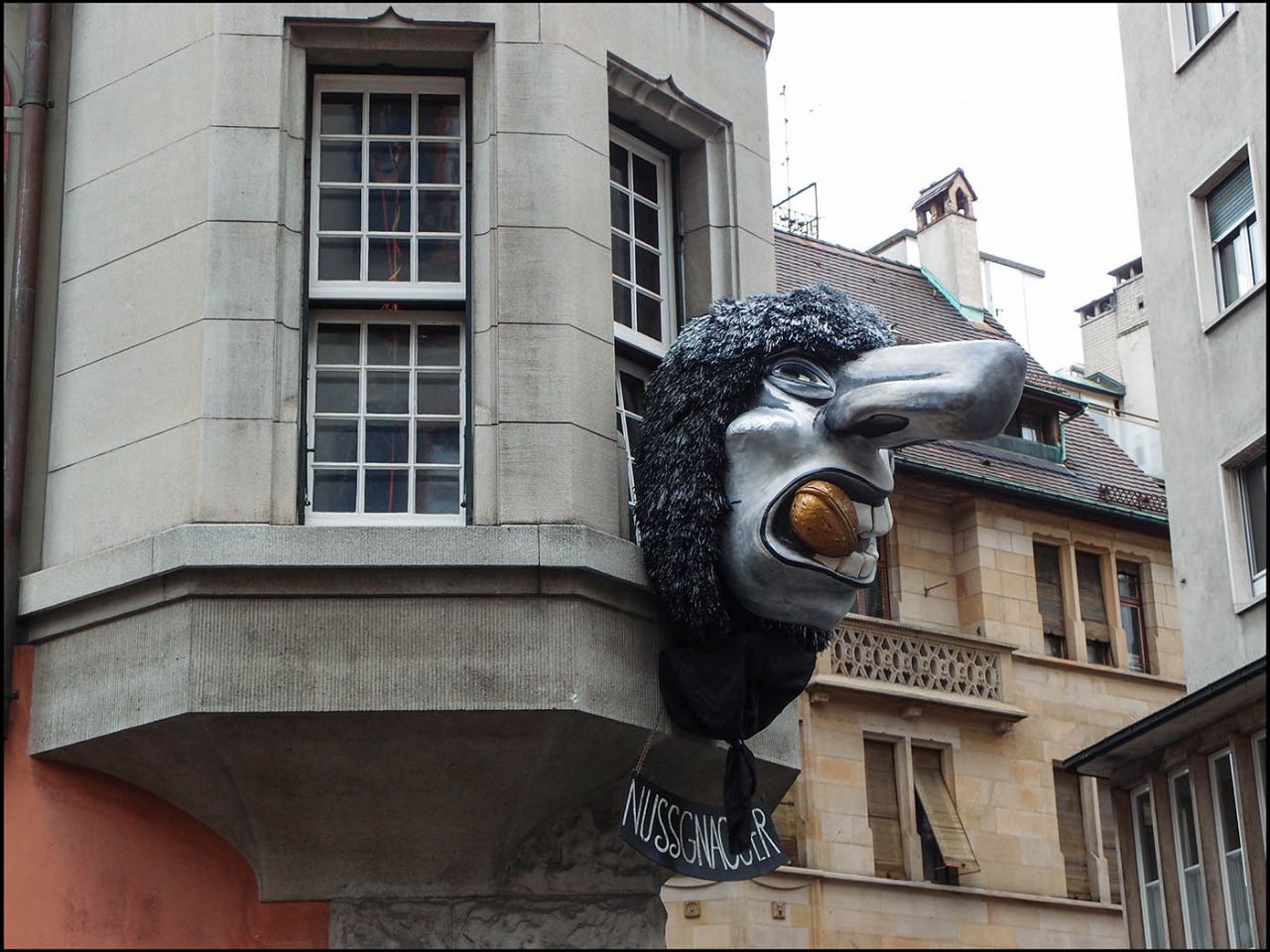 Фонари карнавального Базеля Базель, Швейцария Фонари карнавального Базеля Базель, Швейцария