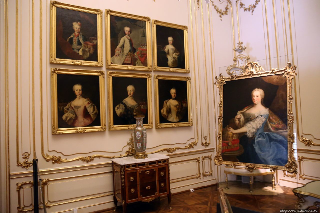 Мария Терезия с детьми Вена, Австрия