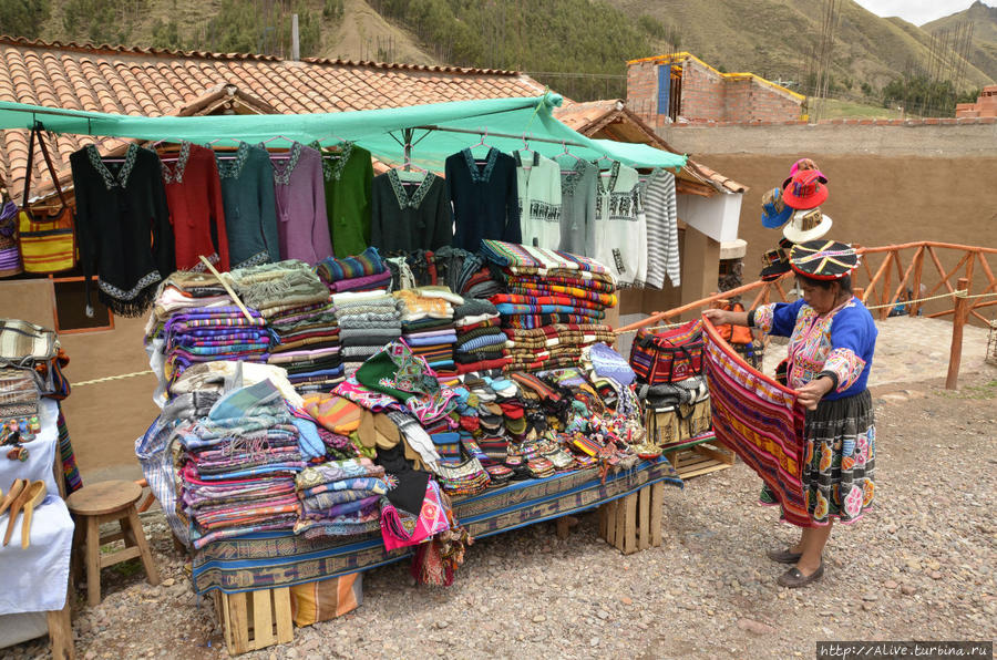 Другой регион — другие наряды, другие шапочки. Перу