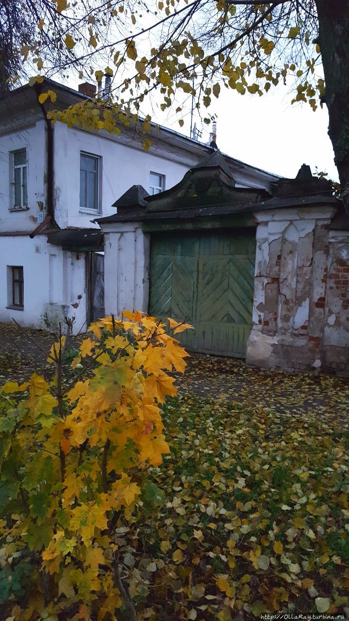 Старые дворики в центре Суздаля. Суздаль, Россия