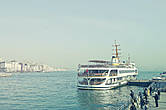 Общественный транспорт Стамбула, на нем можно быстро попасть в разные части города. С этой пристани в канун Нового 2013 года мы ездили в район Юскюдар на кладбище Караджа Ахмед.