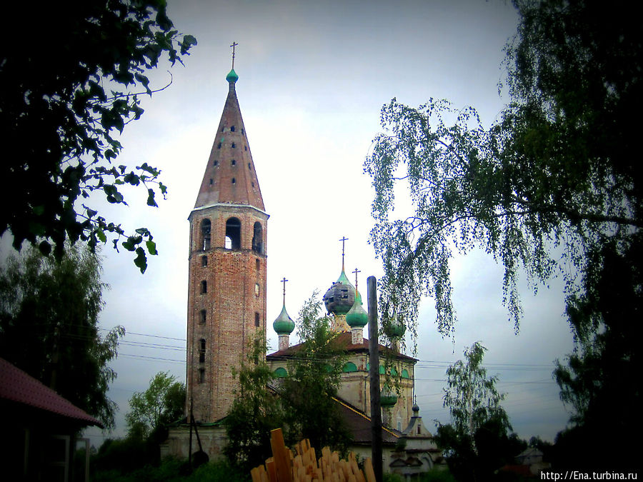 Окно в веру: церковь Воскресения Христова Вятское, Россия