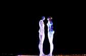 «Али и Нино», движущаяся скульптура, повествующая о любви азербайджанского Ромео и грузинской Джульетты. В течение десяти минут разворачивается действие, в котором показан сложный путь влюбленных, которым для того чтобы встретиться, непременно нужно расстаться.